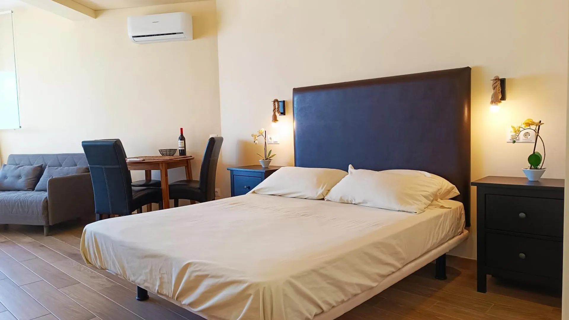 Tam9 - Nuevo, Wifi, Vistas Al Mar, 1 Linea De Playa, Puerto Deportivo Puerto Marina, Benalmadena Apartment Spain